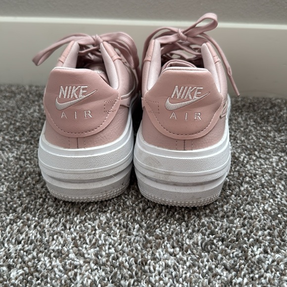 Nike Air Force - Picture 4 of 6